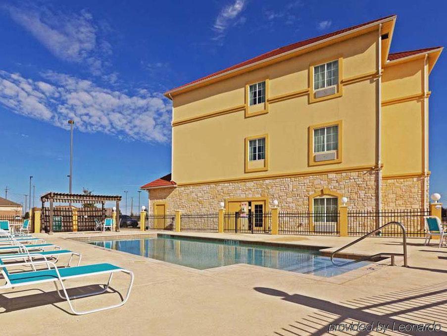 La Quinta By Wyndham Waxahachie Hotel Exterior photo